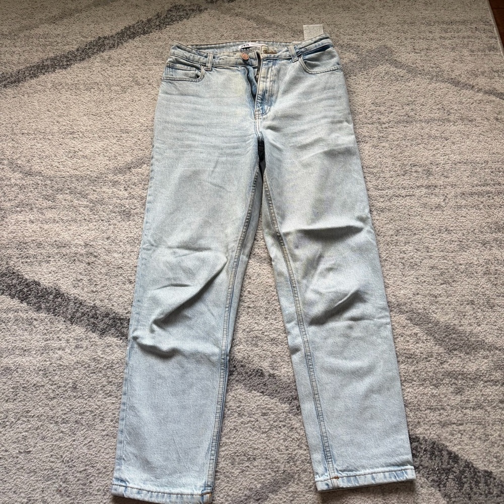 ZARA Straight Fit High Waisted Light Wash Denim Jeans Womens Size 6